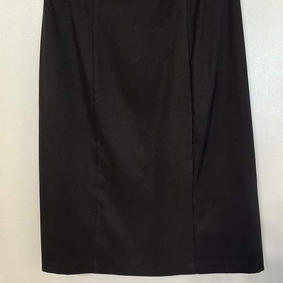 Beautiful AGB Sleeveless Dress - Picture 5 of 8